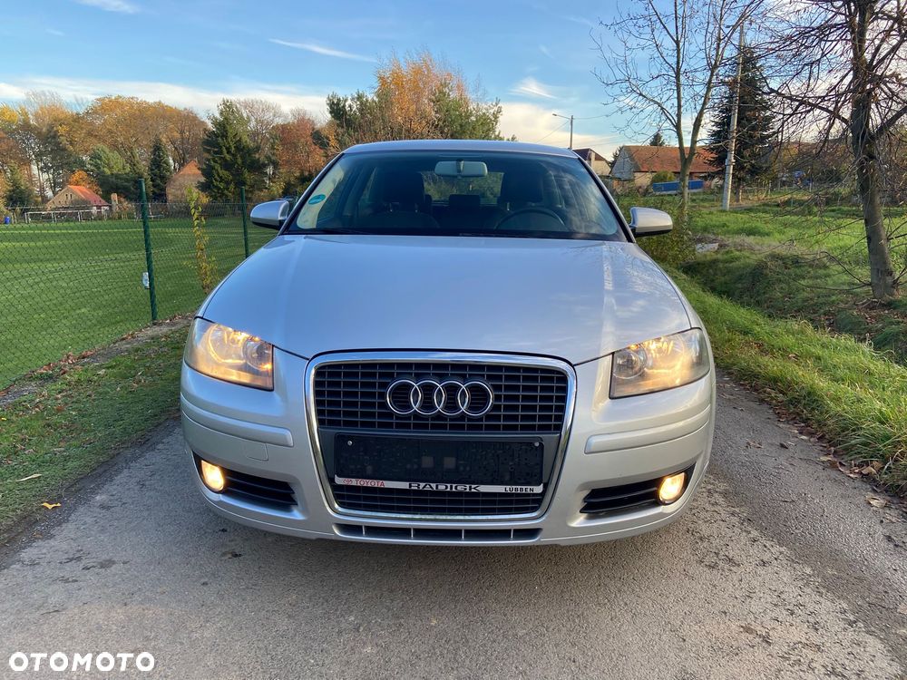 Audi A3 3-drzwiowe 1.6 Attraction - 4