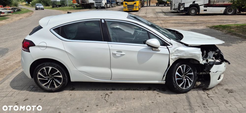 DS Automobiles DS 4 - 4