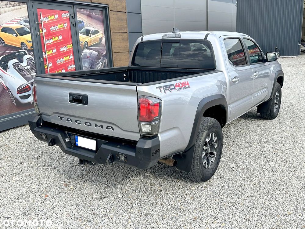 Toyota Tacoma - 4