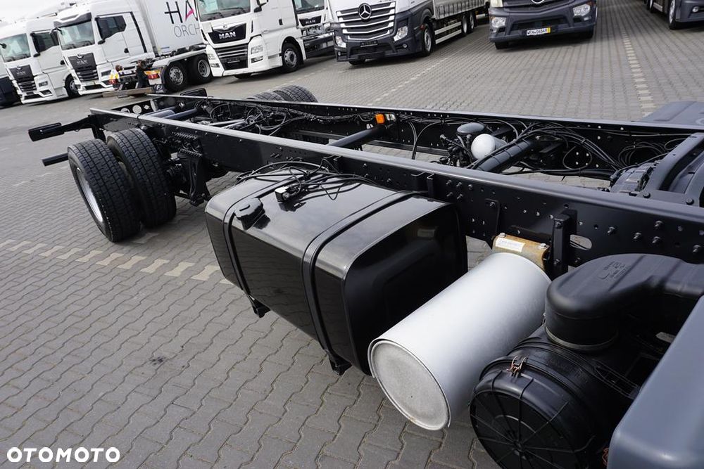 MAN TGM / 15.290 / EURO 5 / PODWOZIE DO ZABUDOWY / DŁ. 7,4 M - 37