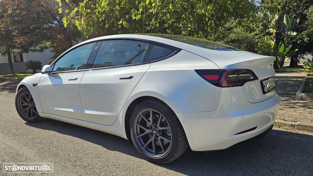 Tesla Model 3 - 13