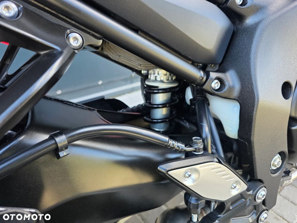 Yamaha FZ8 - 32