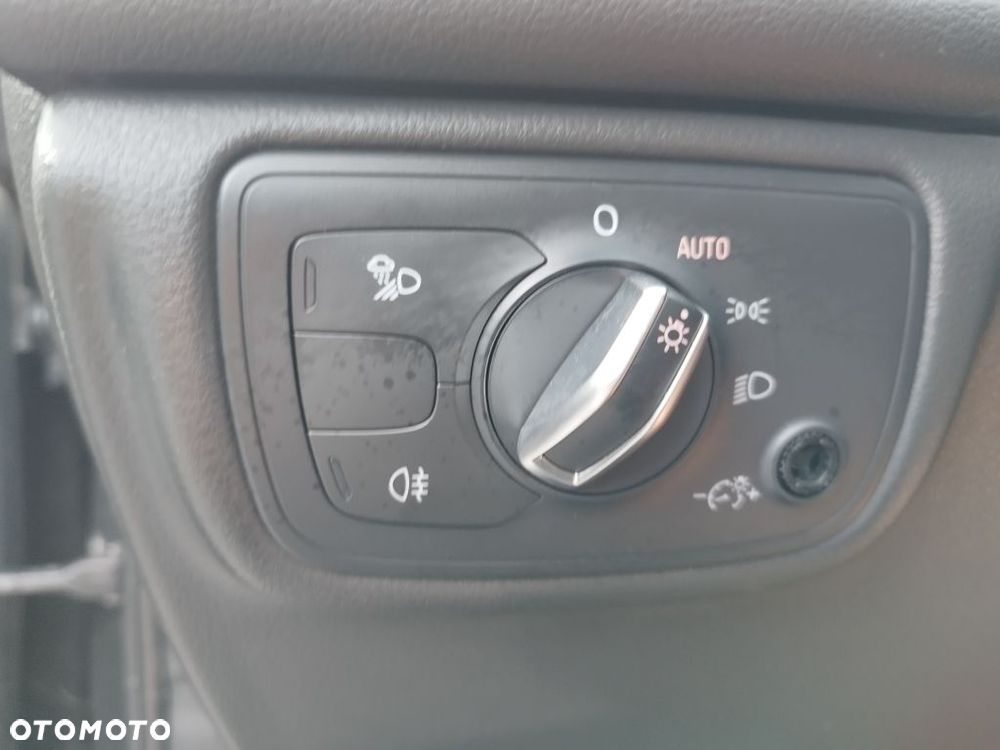 Audi A6 Avant 2.0 TDI Ultra S tronic - 28