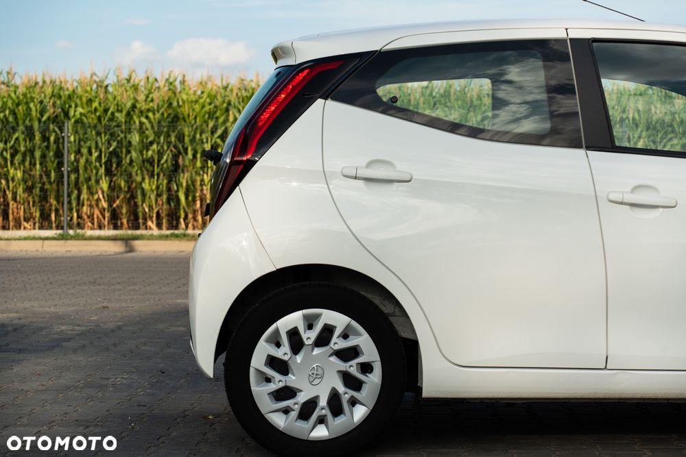 Toyota Aygo x-play - 13