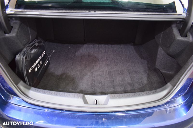 Renault Megane TCe 140 EDC GPF Techno - 9