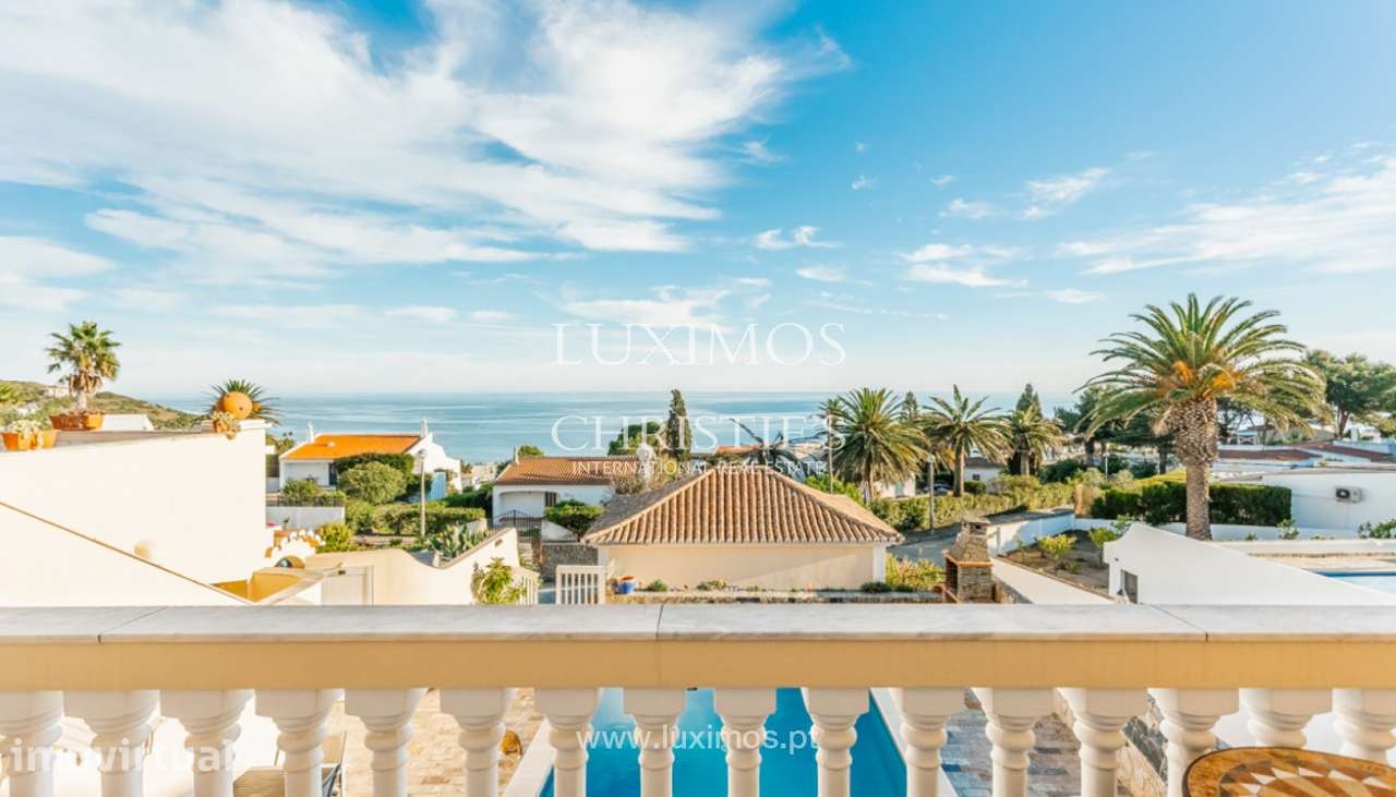 Moradia com piscina e garagem para venda em Salema, Algarve - Grande imagem: 2/26