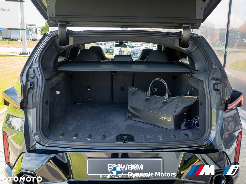 BMW XM - 13