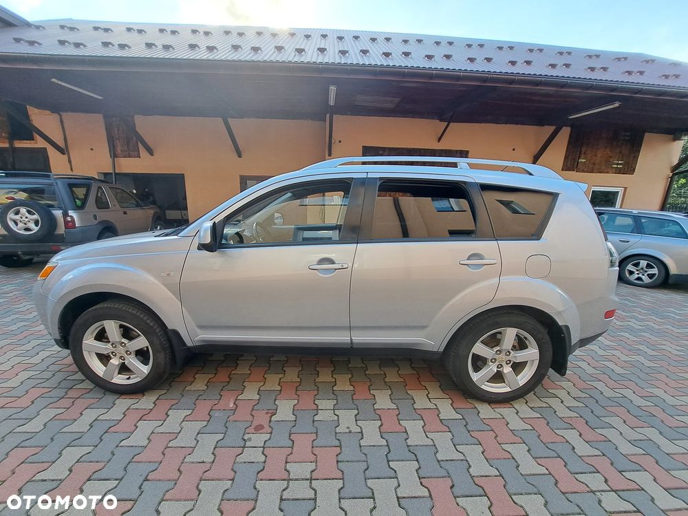 Mitsubishi Outlander 2.0 DID Instyle - 2