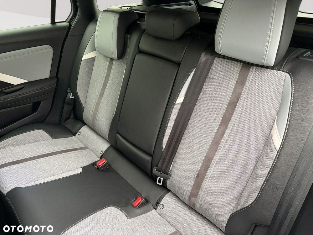 Opel Astra 1.2 T Elegance S&S - 24