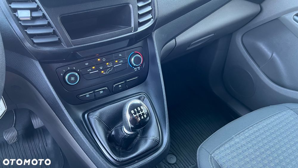 Ford Transit Connect - 8