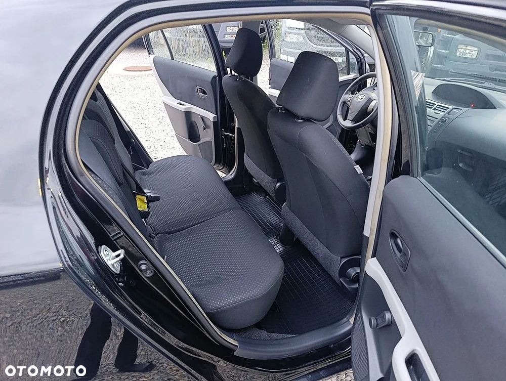 Toyota Yaris 1.33 Premium - 11