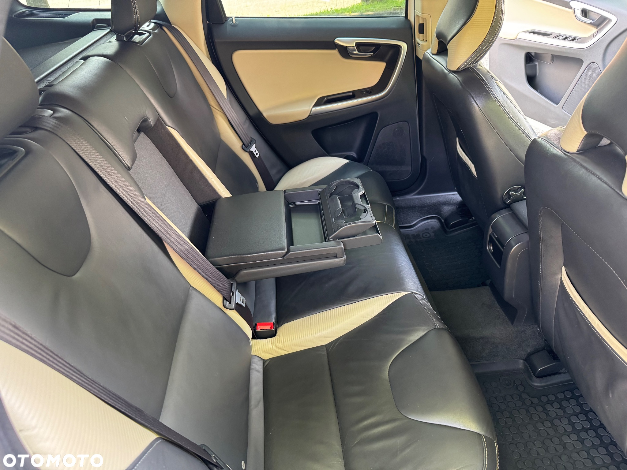 Volvo XC 60 D4 Geartronic RDesign - 27