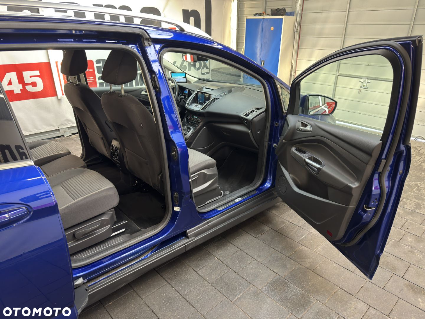Ford Grand C-MAX - 40