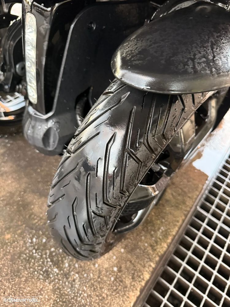 Peugeot Métropolis Black Edition - 5