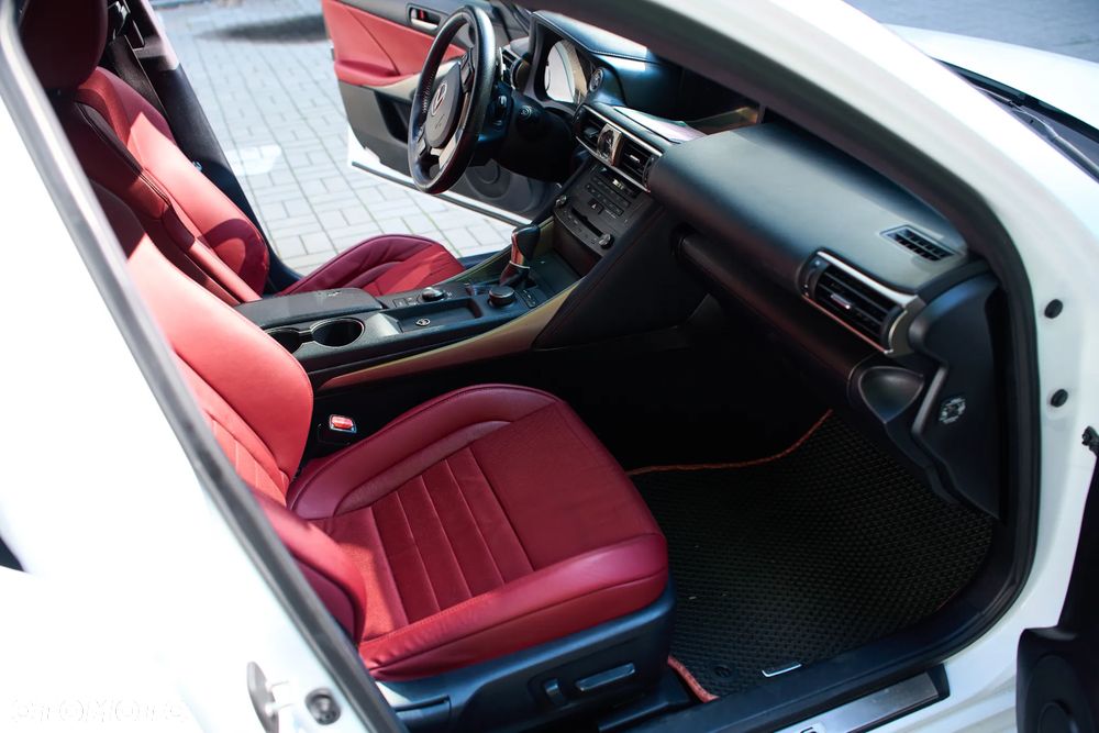 Lexus IS 300h F Sport - 26