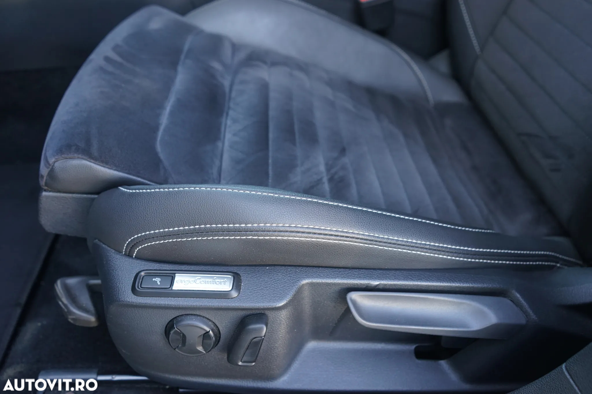 Volkswagen Passat Variant 2.0 TDI DSG Highline - 12
