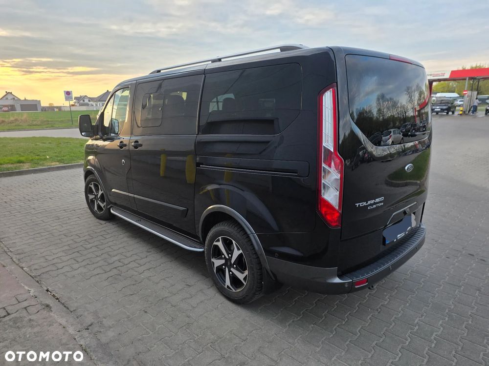 Ford Tourneo Custom - 3