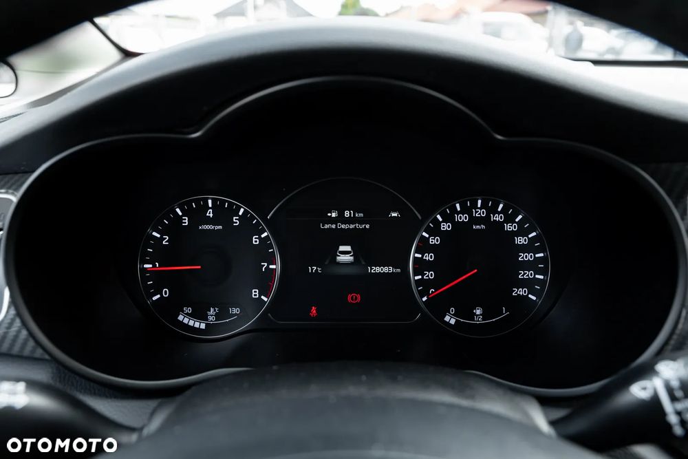 Kia Carens 1.6 GDI S 7os - 31