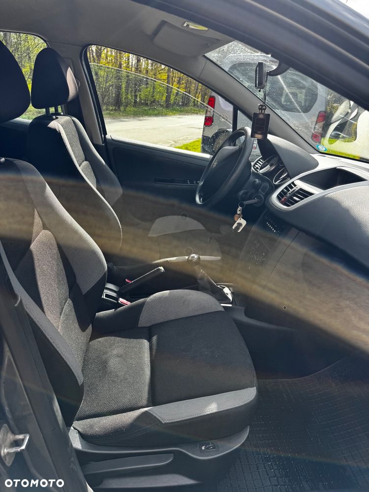 Peugeot 207 - 9
