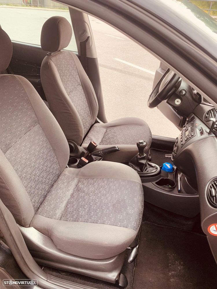 Ford Focus SW 1.4 Ambiente - 10