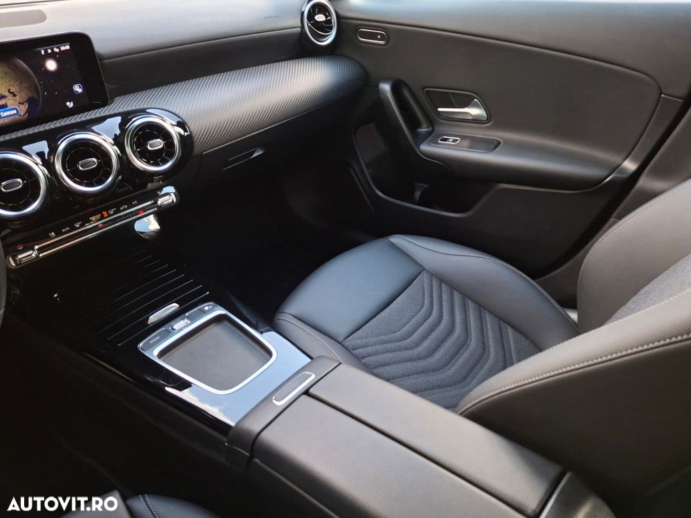 Mercedes-Benz CLA 180 7G-DCT - 31