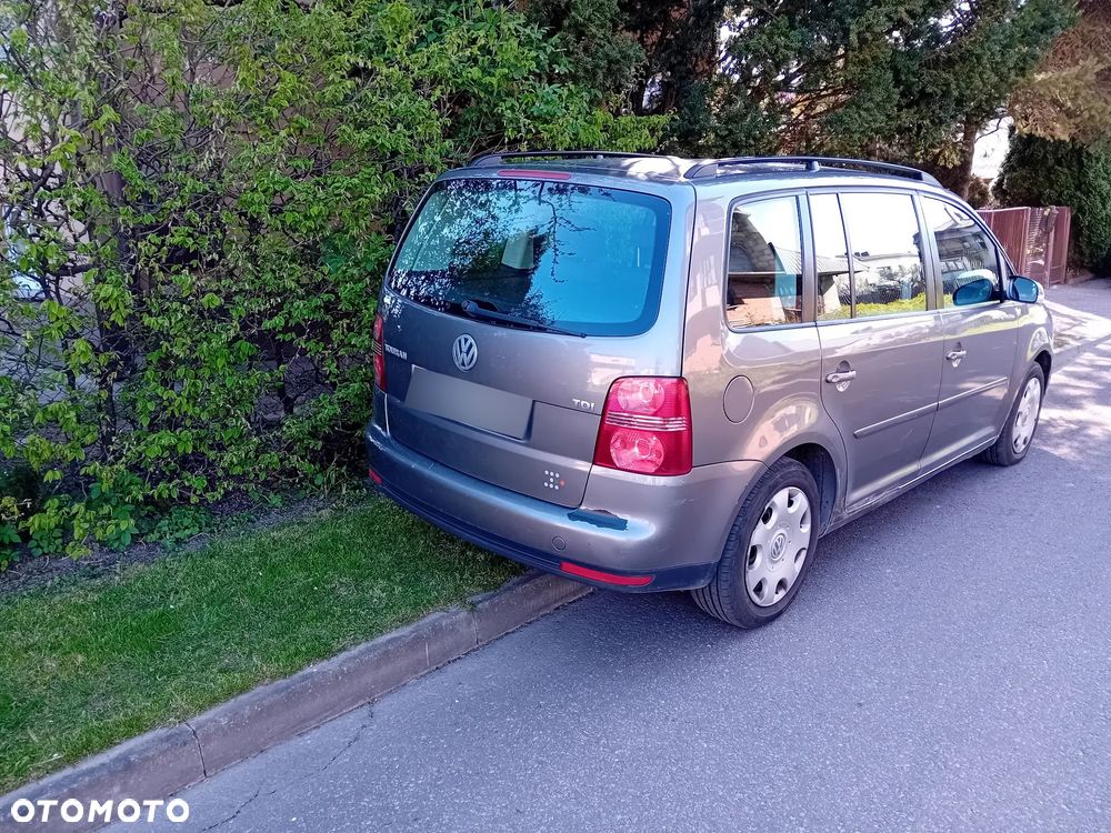 Volkswagen Touran 1.9 TDI Welcome - 4