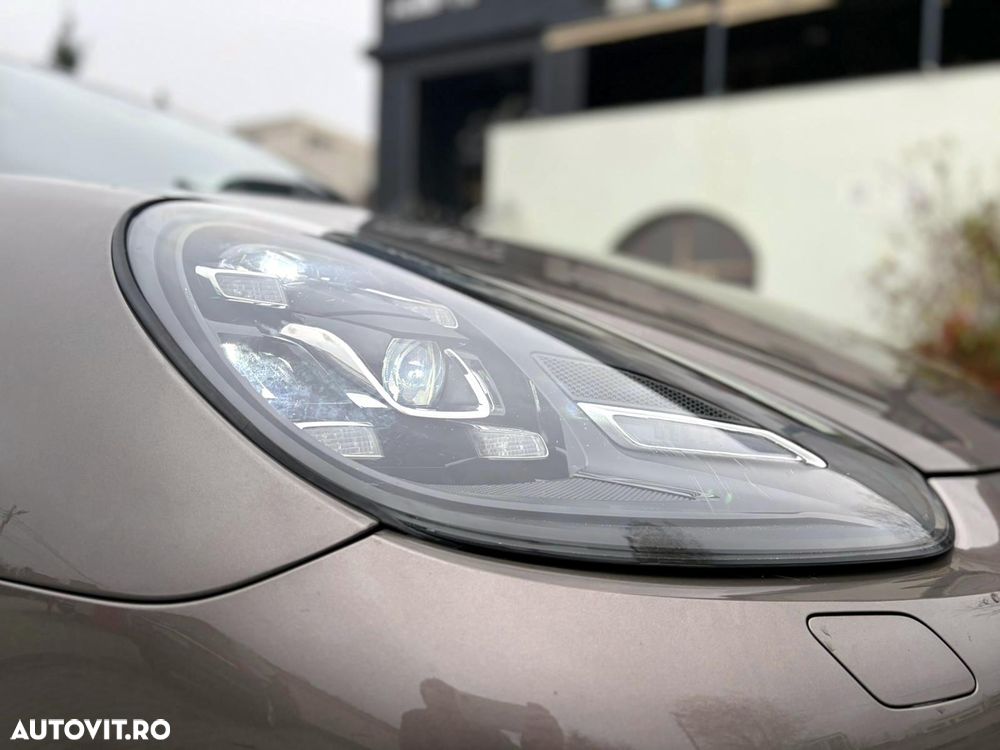 Porsche Cayenne 3.0 L - 14