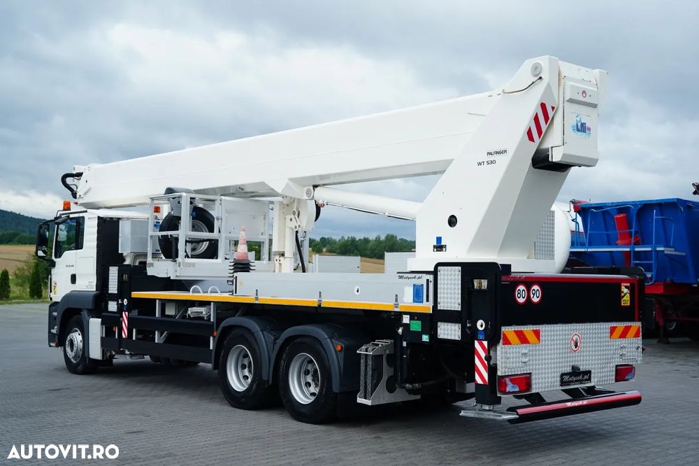 MAN TGS 26.400 / Platformă de lucru aeriană / 6x4 / PALFINGER WT 530 / ÎNĂLȚIME DE LUCRU 53 M / / CAPACITATE DE RIDICARE 600 KG - 5 PERSOANE / MANUALĂ - 13