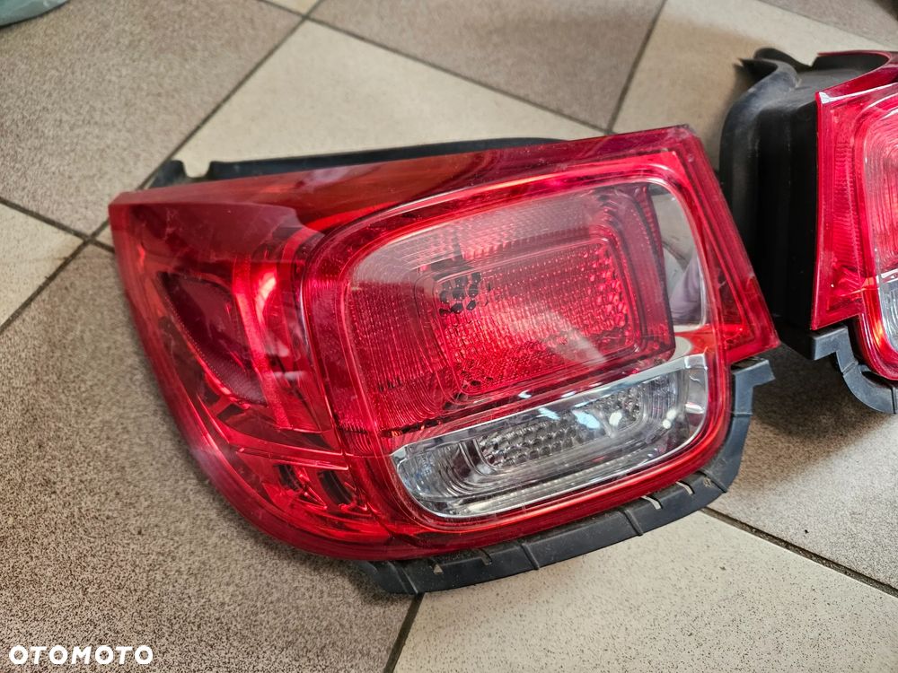 Lampa lewa prawa tył tylna w klapę błotnik Chevrolet Malibu 2012r GAR sedan - 2