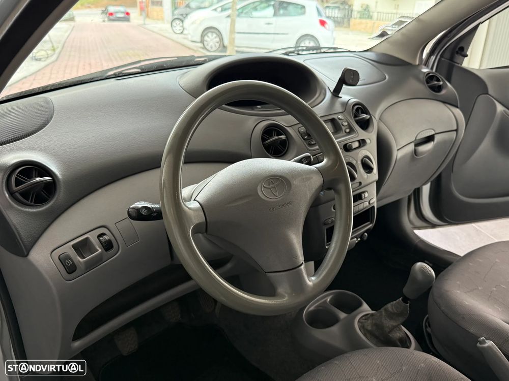 Toyota Yaris 1.0 Sol ABS+CD - 8