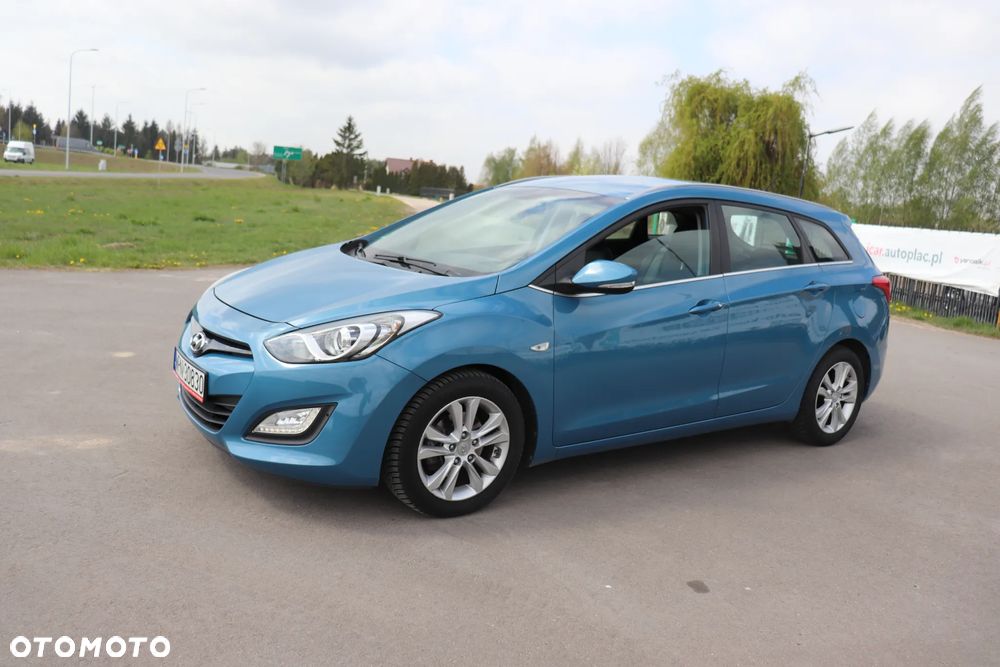 Hyundai i30 i30cw 1.6 CRDi Intro Edition - 1