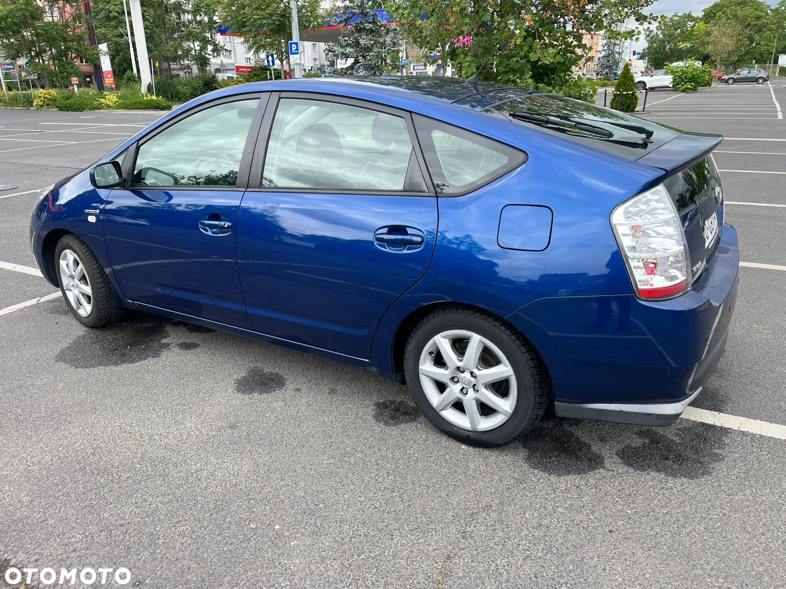 Toyota Prius (Hybrid) - 3