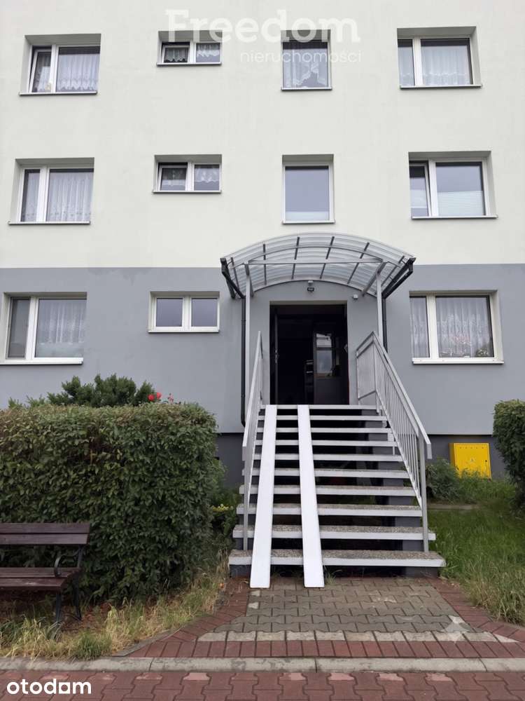 2 pokoje, 48,65 m², blok 1975, do odświeżenia