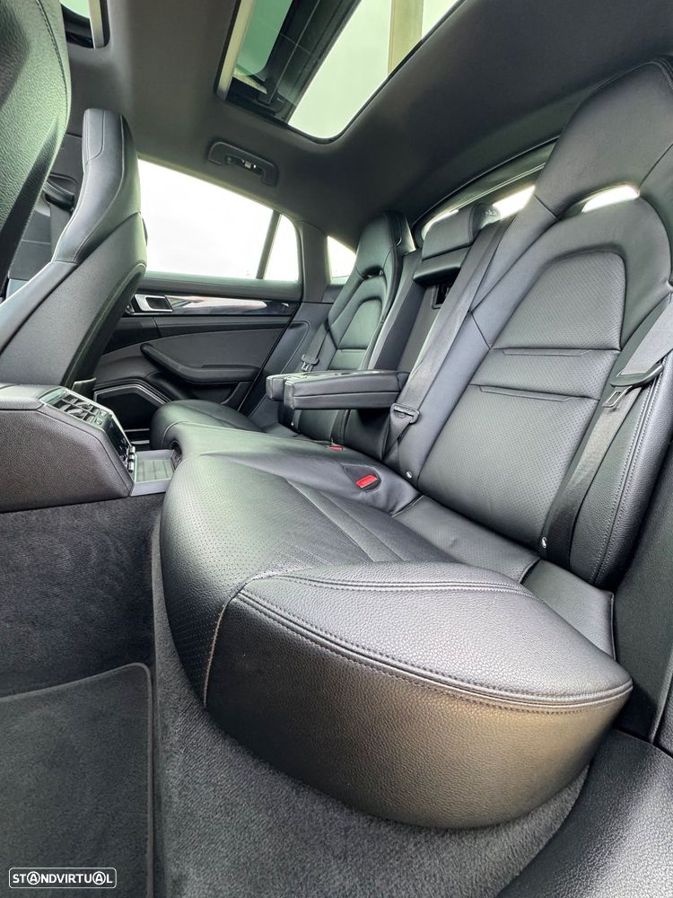 Porsche Panamera 4 E-Hybrid Platinum Edition com PDLS - 25