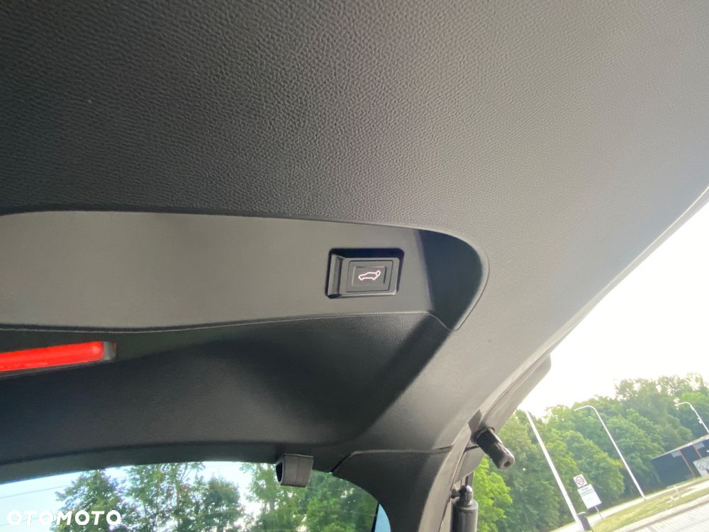 Peugeot 2008 1.5 BlueHDi Allure Pack S&S EAT8 - 24