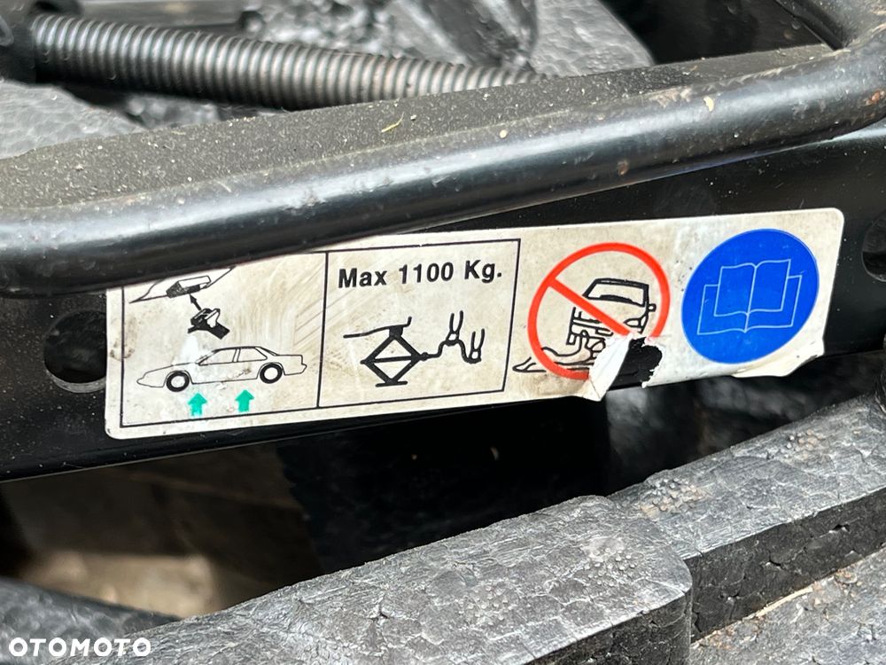 ALFA ROMEO 159 WKŁAD KOŁA ZAPASOWEGO ZESTAW NAPRAWCZY 60696186 60687705 PODNOŚNIK LEWAREK 51776309 - 10