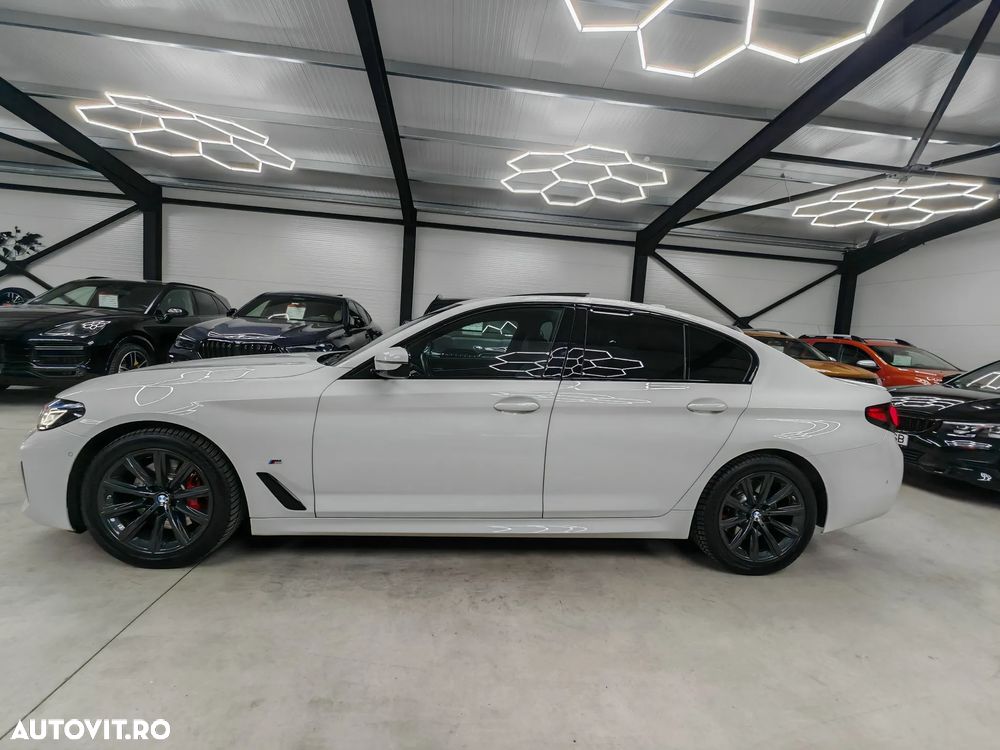 BMW Seria 5 530i AT MHEV - 31