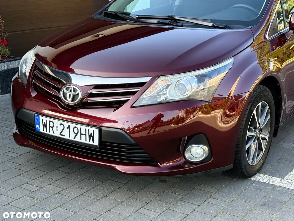 Toyota Avensis 1.8 Sol - 35