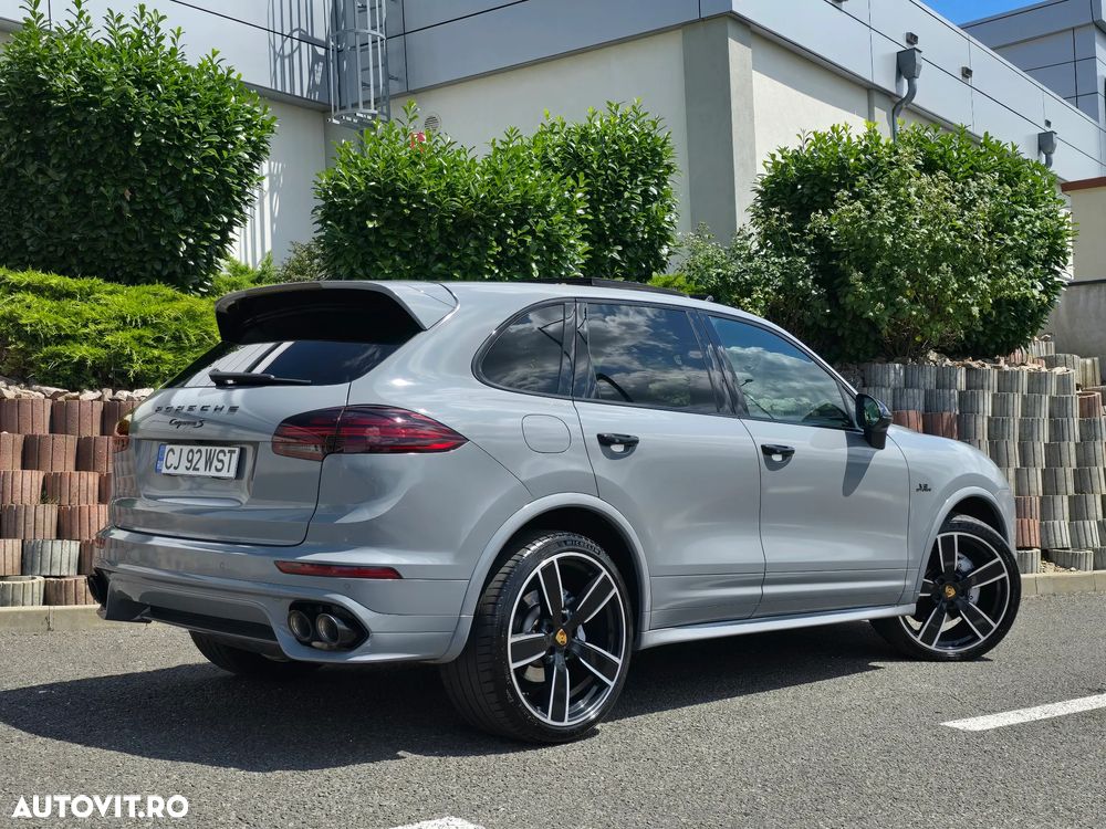 Porsche Cayenne 4.2 L S - 3