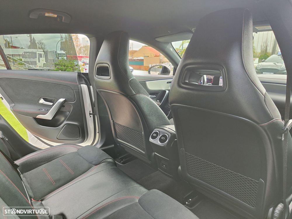 Mercedes-Benz CLA 180 d Shooting Brake AMG Line Aut. - 32