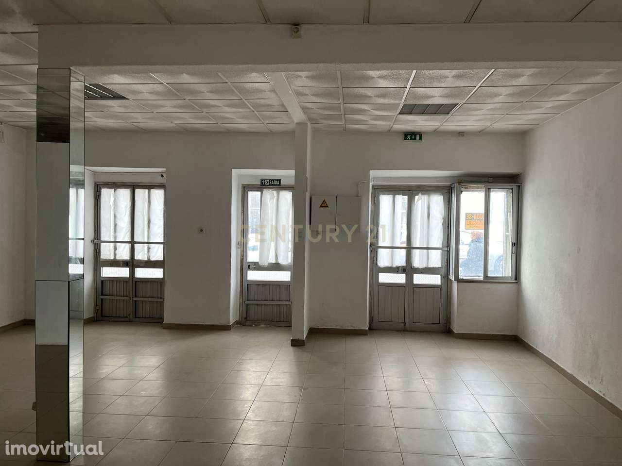 Prédio à Venda na Malveira – Propriedade Total junto à Estação de Com - Grande imagem: 2/12