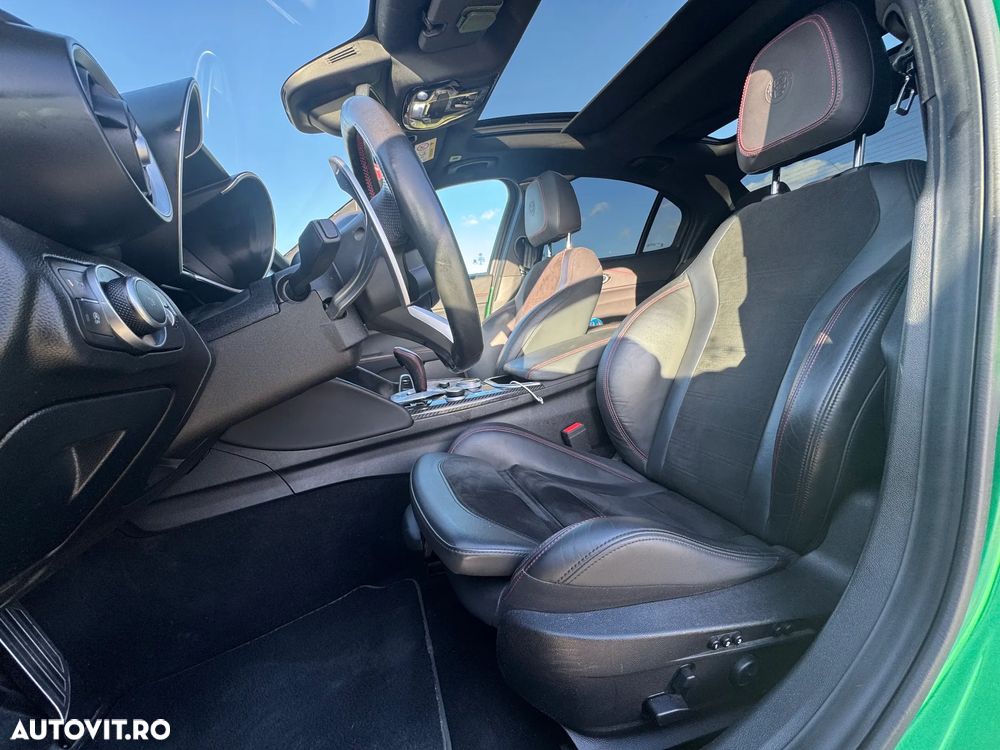 Alfa Romeo Giulia 2.0 Turbo 16V AT8-Q4 Estrema - 14