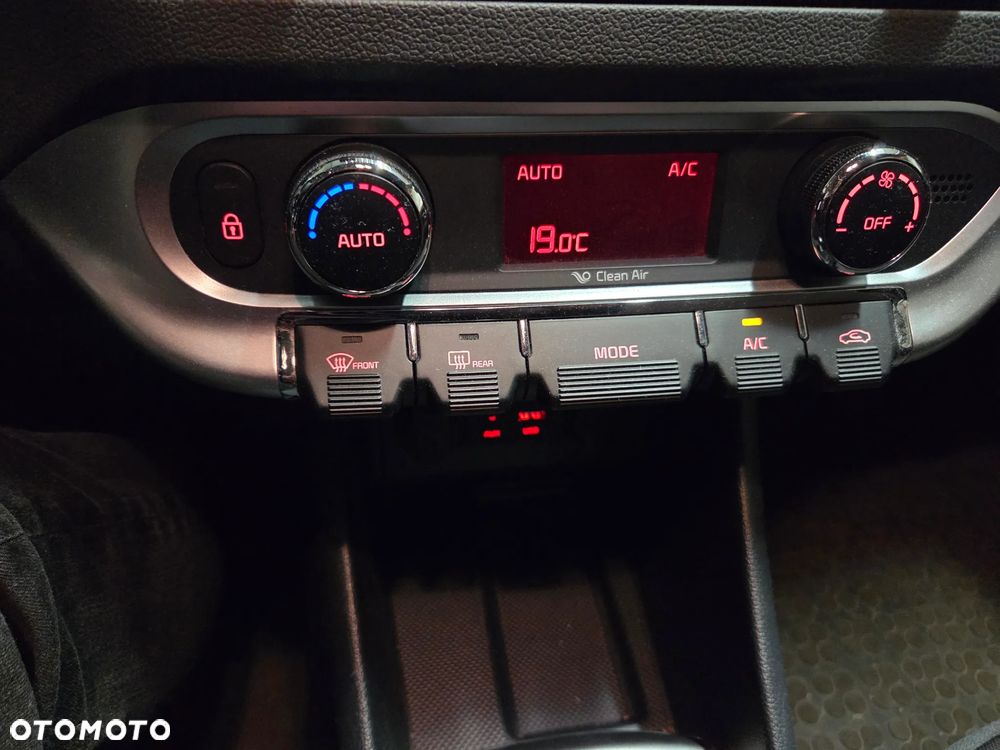 Kia Rio 1.2 XL Business Line - 16