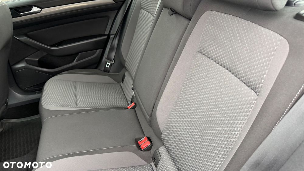 Volkswagen Passat Variant 2.0 TDI BMT Comfortline - 19
