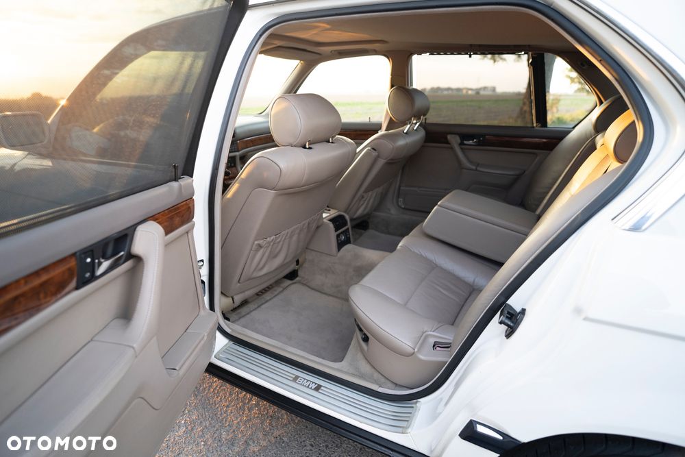 BMW Seria 7 750iL - 28