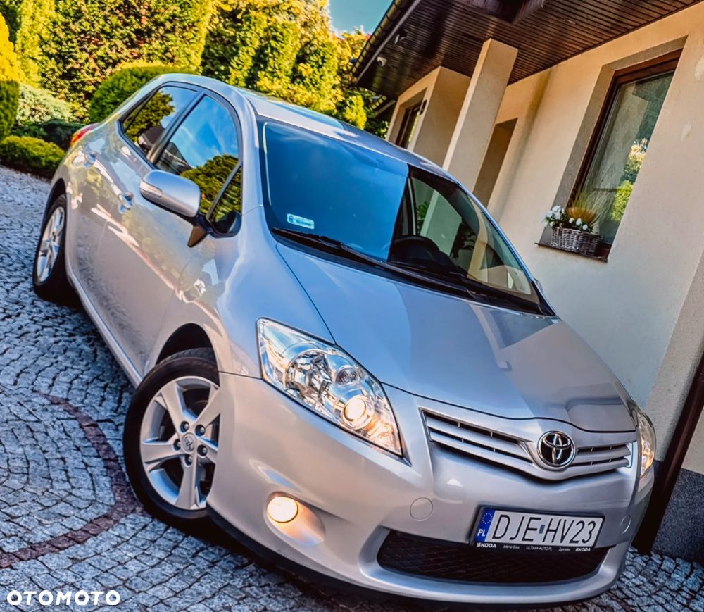 Toyota Auris 1.6 Prestige - 1