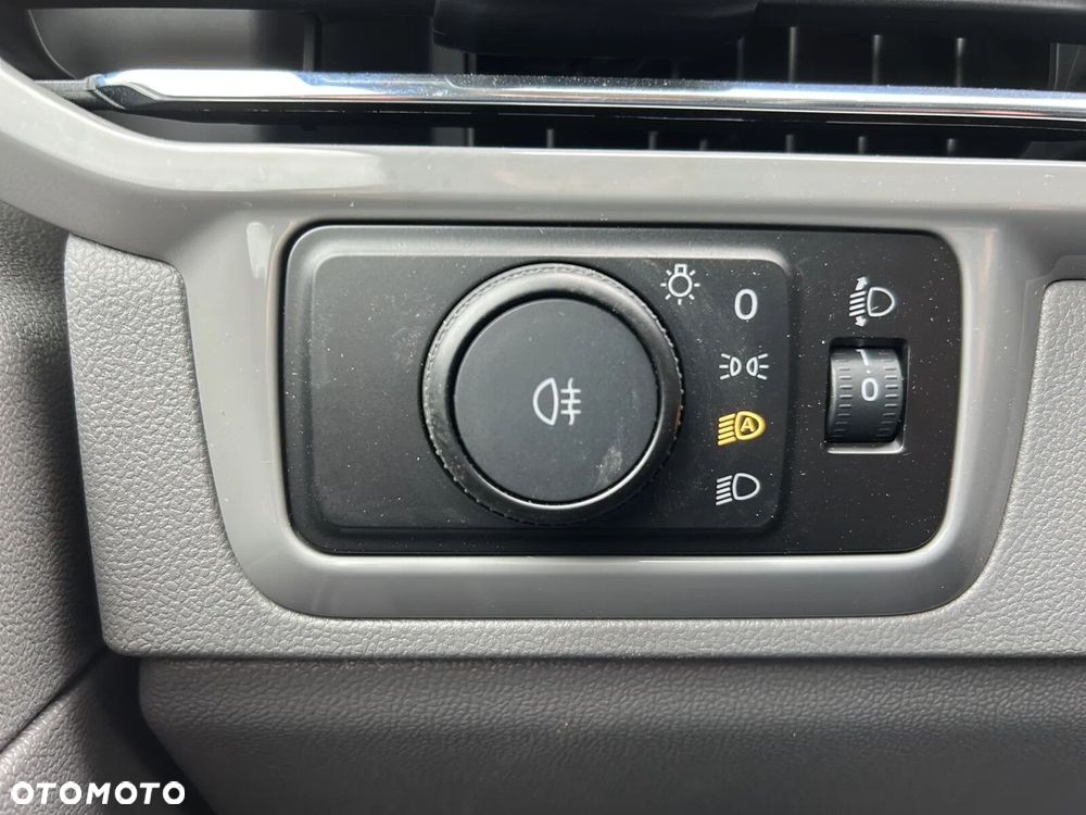 Volkswagen Caravelle - 33