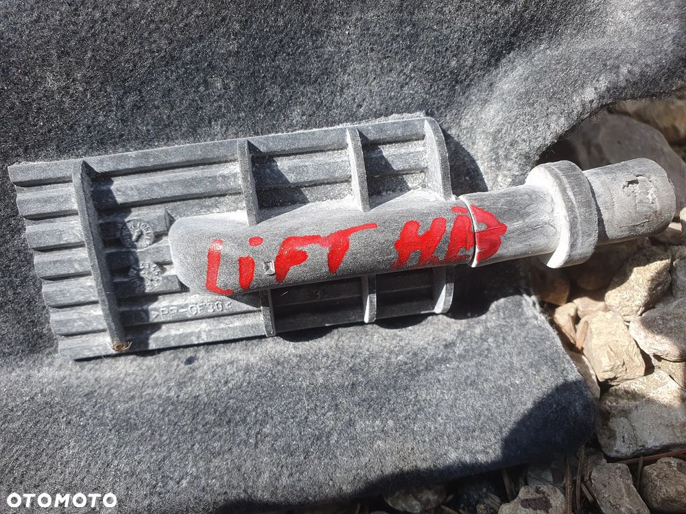 PÓŁKA BAGAŻNIKA FORD  MONDEO MK3 LIFT  HB POSIADAM 2 SZT - 5