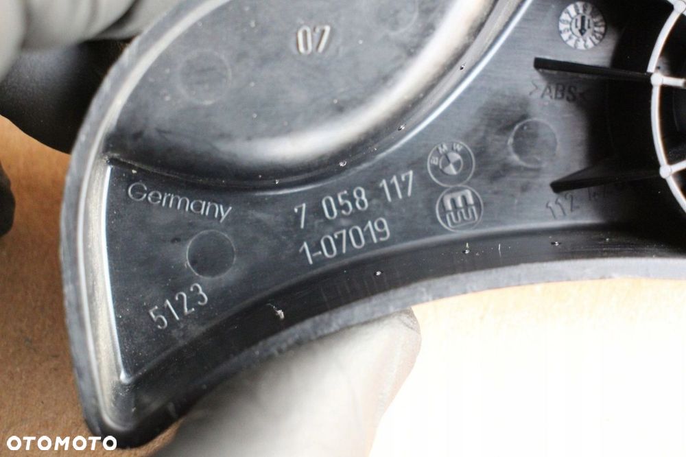 rączka otwierania maski BMW e90 e91 e92 e93 e87 e82 e88 x1 7058117 - 2