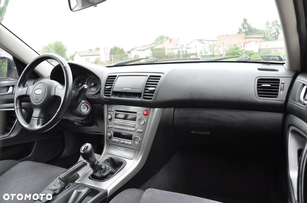 Subaru Outback 2.5i MT - 10